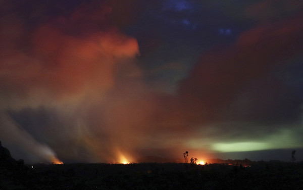 ▲夏威夷基拉韋厄火山持續大規模噴發。（圖／美聯社）