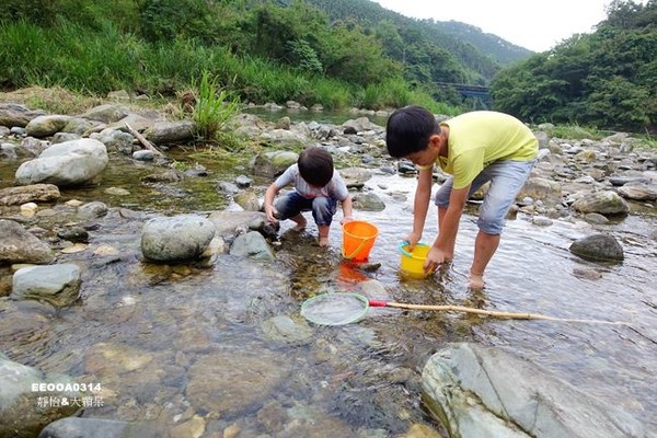 ▲花蓮白鮑溪夏天戲水好去處。（圖／靜怡&大顆呆の親子.旅遊.美食提供）