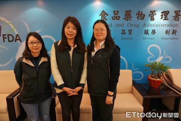 ▲食藥署邊境查驗。(圖/記者嚴云岑攝)