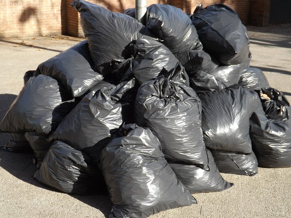▲▼垃圾袋、黑塑膠袋、黑色塑膠袋、分屍、廢棄物。（圖／取自pixabay）