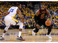 ▲▼20180601勇士對騎士,總冠軍戰G1,詹姆斯(LeBron James)。（圖／路透社）