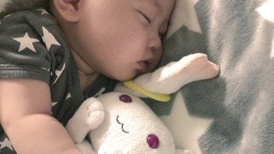 精神創傷10年計畫！宅媽送女兒「QB娃娃」：坐等她看完《小圓》崩潰