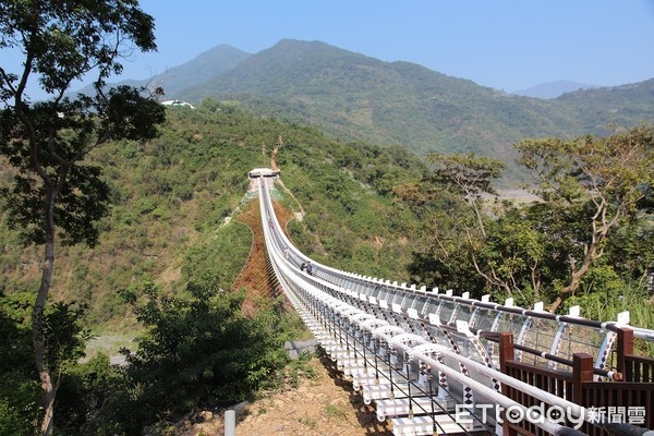 ▲▼屏東山川琉璃吊橋。（圖／本報資料照）