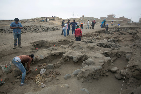 ▲▼祕魯沿海城市萬查科（Huanchaco）發現大量兒童骸骨，考古學家推斷是被用來活人獻祭。（圖／路透社）