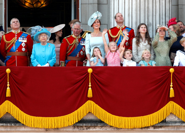 ▲▼英國王室成員出席女王的官方生日典禮,梅根,哈利王子,。（圖／路透社）
