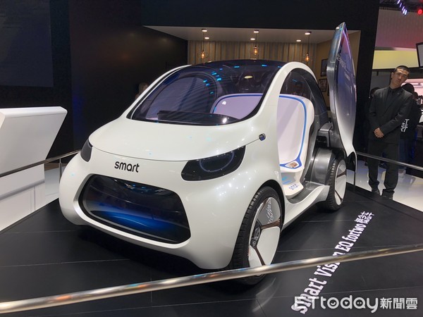 ▲賓士的smart Vision EQ fortwo概念車，未來將在共享市場推出。（圖／記者魏有德攝）