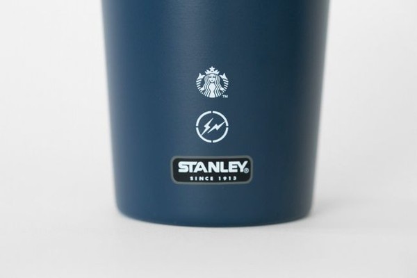 ▲潮上天的星巴克隨行杯！與藤原浩Fragment Design、Stanley三方聯名。（圖／翻攝自日網）