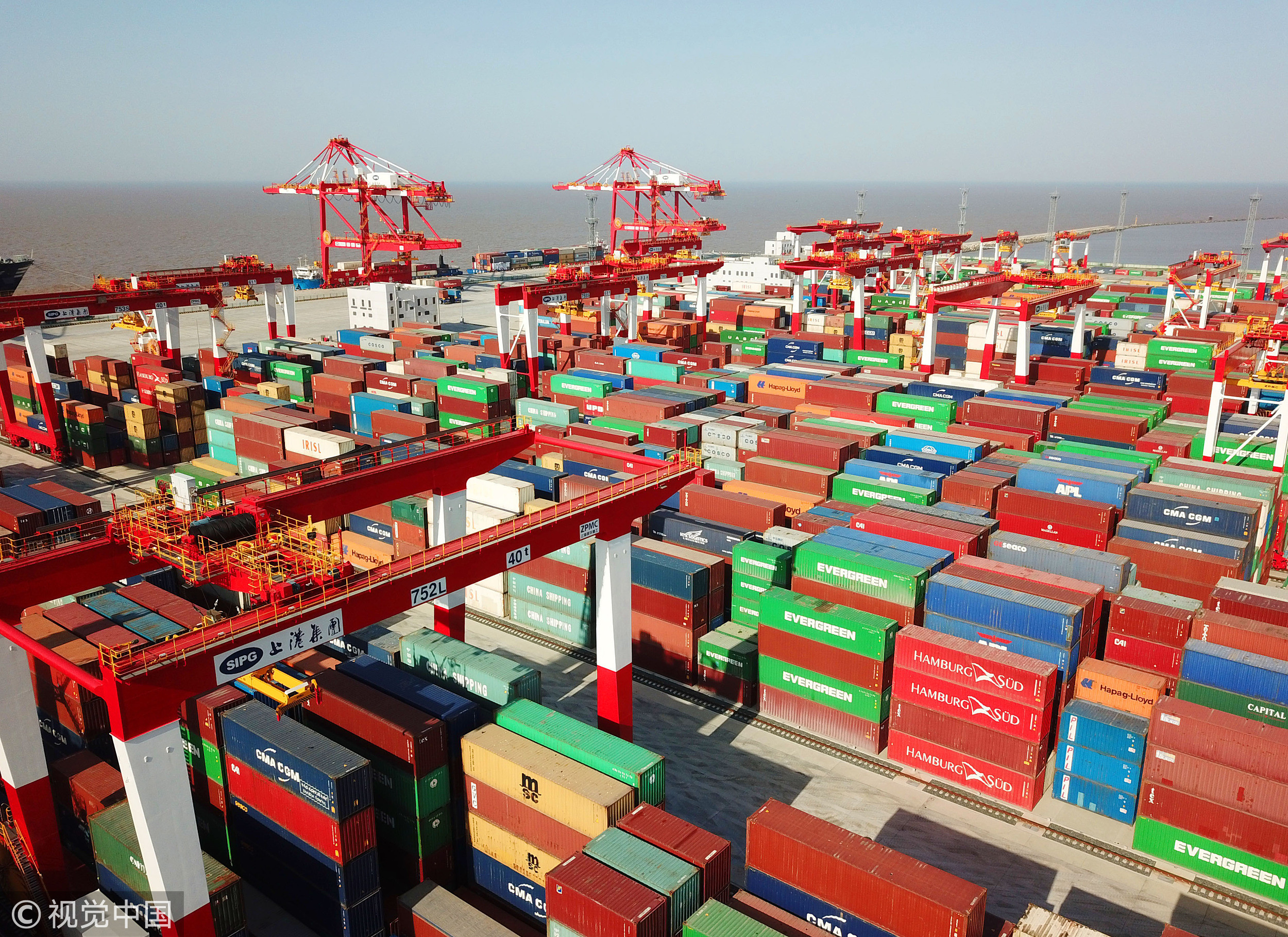   ▲ ▼ import and export, Shanghai Yangshan deep-water port, container (Figure / CFP) 