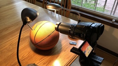 一張圖「打臉地平說」！工程師拍出橘色行星嗆：啊籃球是平的？