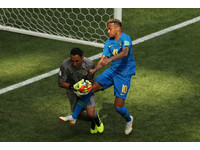 ▲▼2018世足，巴西vs哥斯大黎加，納瓦斯（Keylor Navas）、內馬爾（Neymar）。（圖／路透社）