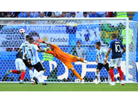 ▲▼   -2018世足,法國vs阿根廷。帕瓦德(Benjamin Pavard)（圖／路透社）