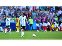 ▲▼          2018世足,法國vs阿根廷。姆巴佩(Kylian Mbappe)再進球，阿根廷培瑞茲(Enzo Perez)、梅西(Lionel Messi)。（圖／路透社）