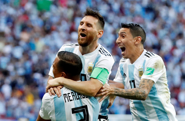 ▲▼2018世足,法國vs阿根廷。迪馬利亞(Angel Di Maria)、梅西(Lionel Messi)（圖／路透社）