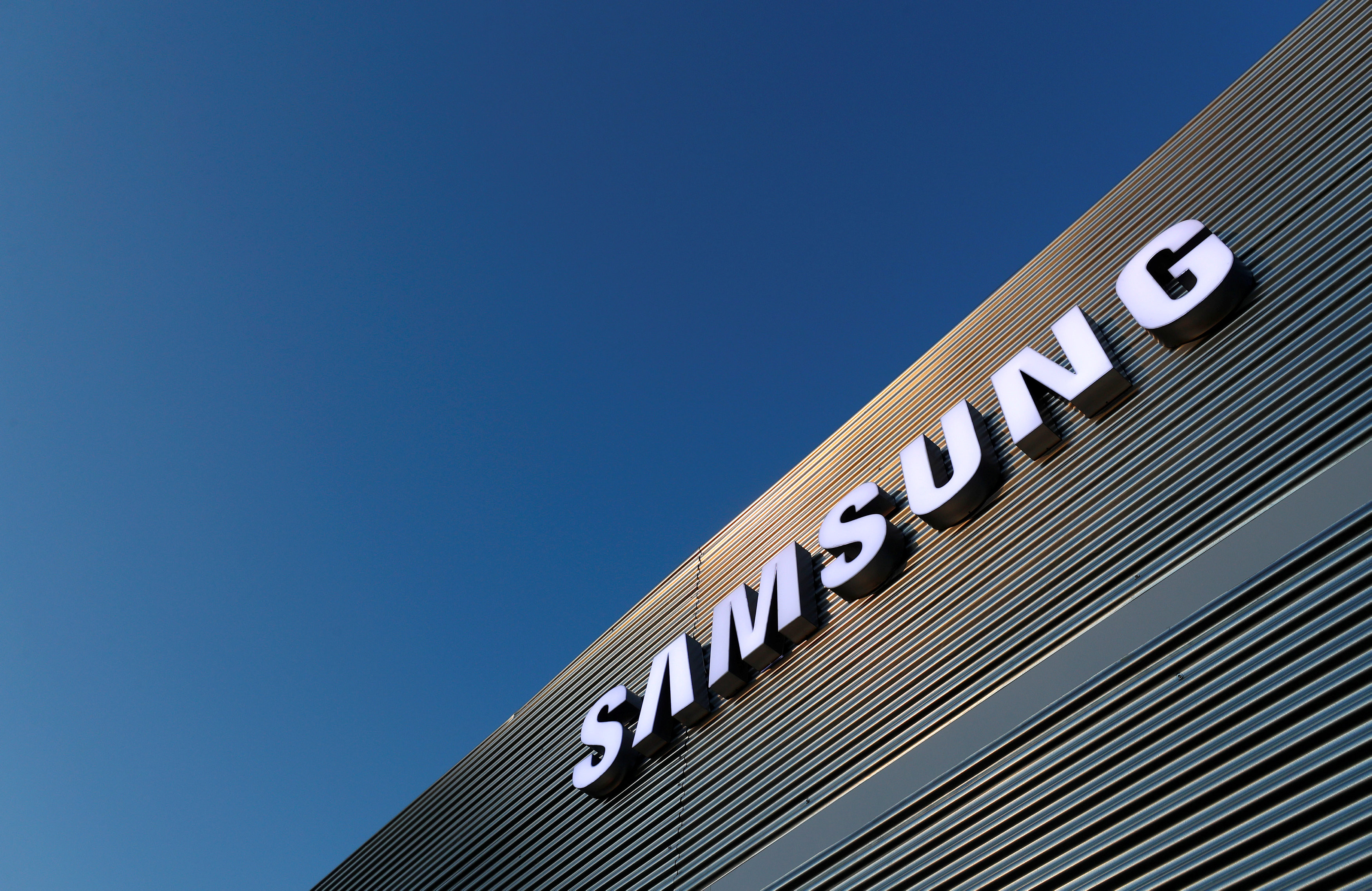 ▲ ▼ Samsung. (Dealbh / Reuters)