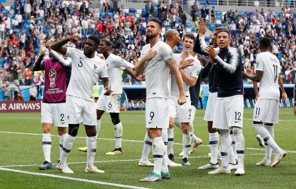 ▲法國球員們慶祝與烏拉圭一戰的勝利（圖／路透）