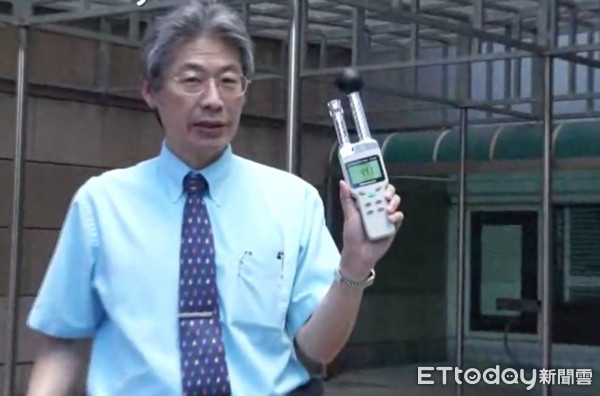 ▲正午體感溫度飆44.4℃!名醫撐傘實測2分鐘 瞬降5.5℃。(圖/朱柏齡提供)