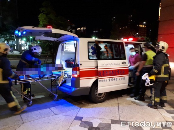  ▲ ▼ A boy fell into the community building after the brain was spilled, the police did not lose hope of being sent to the hospital for a treatment of 39; emergency. (Photo / Reporter Chen Fengde returned) 