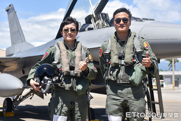 ▼蔣惠宇是首位F16型機女性飛行員。（圖／記者李毓康攝）