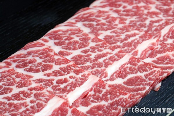 ▲Power Beef 冷藏肉涮涮鍋專門店餐點。（圖／記者華少甫攝）