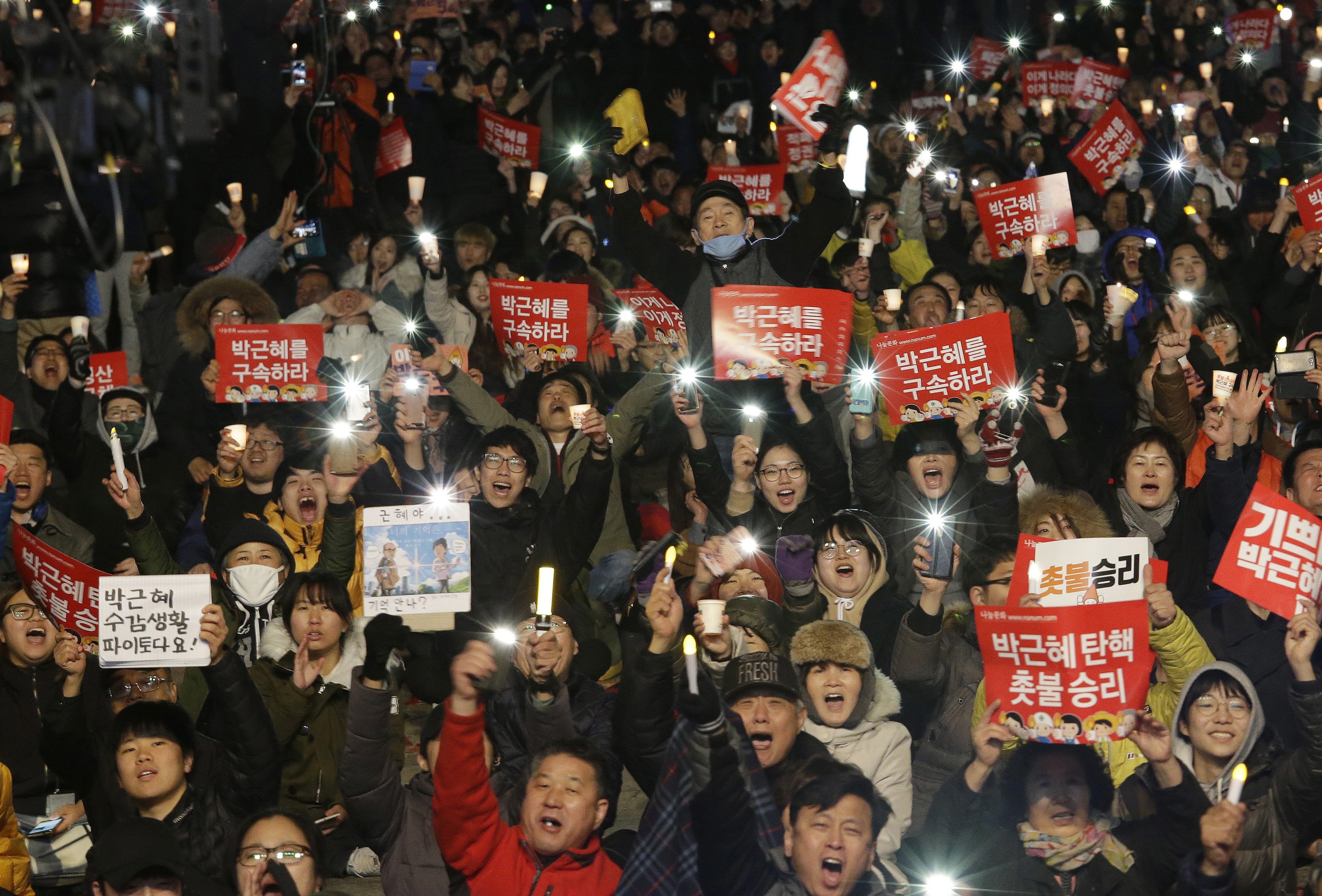 ▲▼南韓民眾於2017年3月10日抵達光化門廣場，進行反朴槿惠遊行。（圖／達志影像／美聯社）