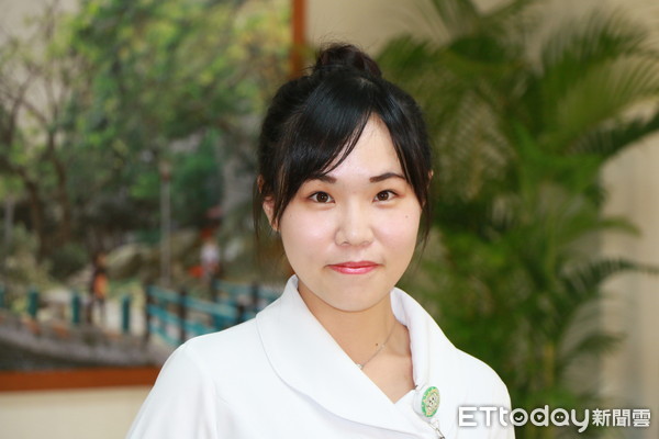 ▲滑手機瞥見「對座乘客眼上吊」 北榮護師機警搶救心梗翁。(圖/台北榮總提供)