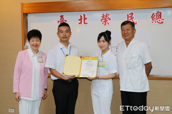 ▲滑手機瞥見「對座乘客眼上吊」 北榮護師機警搶救心梗翁。(圖/台北榮總提供)