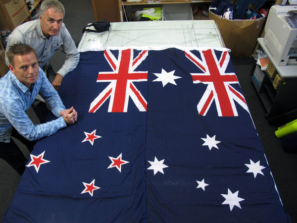   ▲ ▼ New Zealand flag (left), Australian flag (right). (Photo / Dazhi Image / Associated Press) 