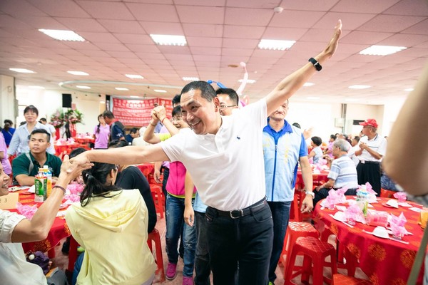 ▲新北市長國民黨參選人侯友宜出席蘆洲區體育會身心障礙委員會主委交接典禮 。(圖/侯友宜辦公室提供)