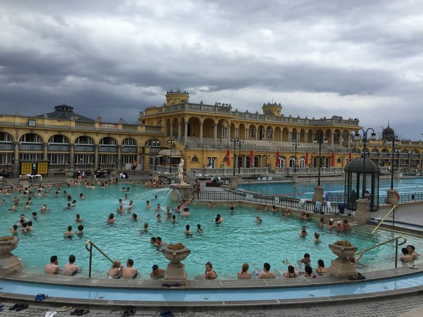 ▲布達佩斯賽切尼浴池。（圖／取自免費圖庫pixabay）