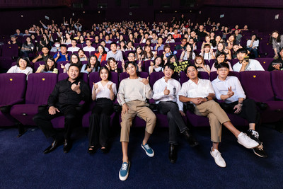 《與神同行》突襲信義區電影院見粉絲　南韓一天100萬人搶看