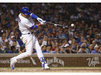 小熊隊悶了8局，9局下一出局後手海沃德（Jason Heyward）敲出二壘內野安打，小阿默拉（Albert Almora Jr.）被觸身球上壘。