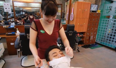 越南理髮店「300塊當皇帝」貼身挖耳朵　網驚：師傅全是年輕妹