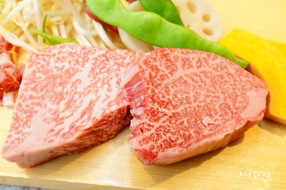 ▲大阪難波steak sakura神戶牛鐵板燒。（圖／大方瘋普雷提供）