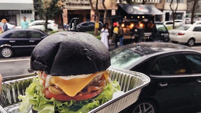 餐車就是DJ台！《黑膠漢堡Scratch Burger》聽歌&吃飽混出嘻哈味
