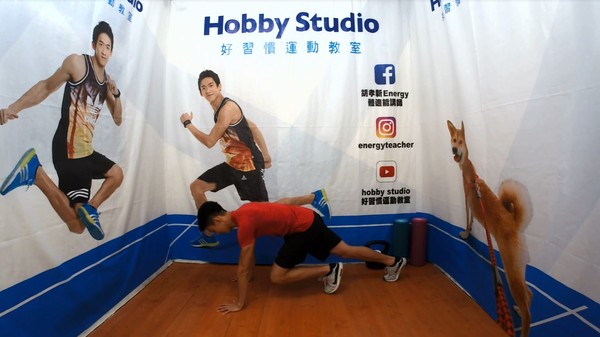 ▲肚子一坨爛肉?帥教練授「高強度訓練」KO小腹...只要4分鐘。(圖/胡孝新教練提供,請勿任意翻攝以免侵權)