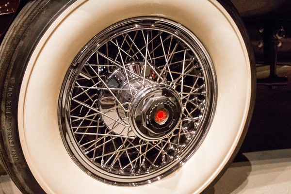 ▲▼三個車輛冷知識你一定要知道　油箱口、輪胎還有保險桿。（圖／Pixabay）