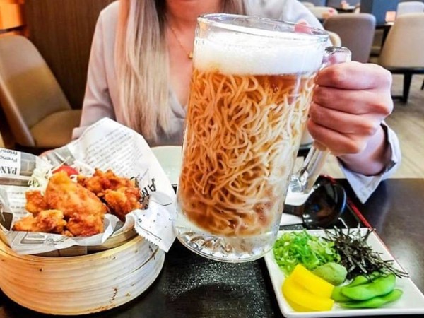 ▲加拿大餐廳推出「啤酒拉麵」（圖／翻攝自Yuu 優 Japanese Tapas FB）