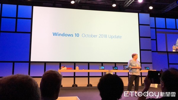 ▲微軟新版Windows 10確認10月升級！新增黑暗模式、可無線連接安卓手機   。（圖／記者洪聖壹攝）