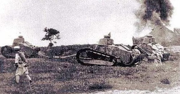 ▲肉身捆炸藥攻擊日軍坦克，讓日軍嚇破膽。（圖／翻攝自陸官校期刊）