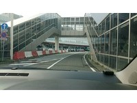 ▲北海道地震千歲機場、超市情況。（圖／賴先生提供）