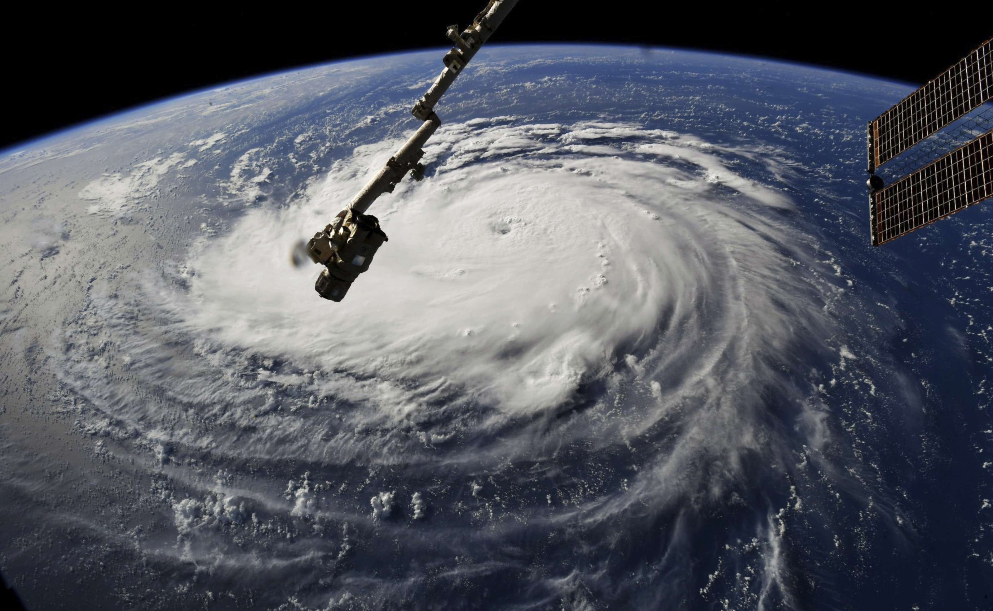 ▲5級颶風「佛羅倫斯」正撲向美國東岸。圖為NASA發表國際太空站周一拍到的「佛羅倫斯」照片。(圖／達志影像／美聯社)
