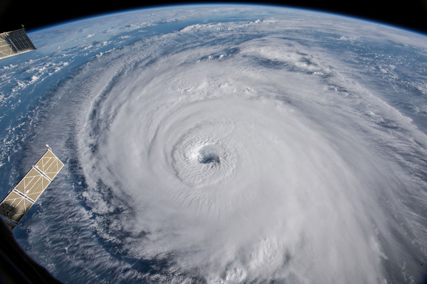 ▲▼ 國際太空站9月12日拍下佛羅倫斯颶風的外貌。（圖／路透）
