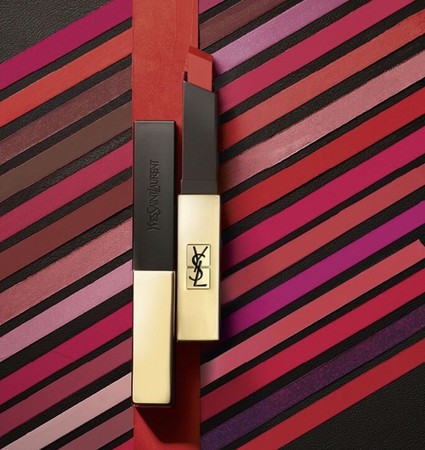 YSL「雾面小金条」上市!全新奢华缎面丝绒唇