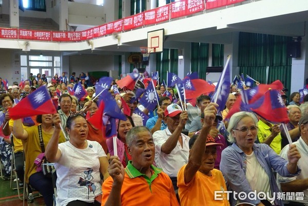 ▲國民黨台東縣長參選人饒慶鈴同步成立原住民後援會，前總統馬英九再度親赴現場為國民黨所有候選人加油打氣。（圖／饒慶鈴辦公室提供，下同）