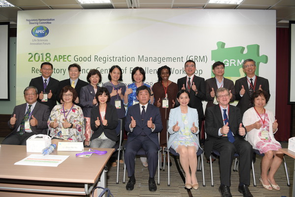 ▲右四陳時中部長, 右三吳秀梅署長, 左二陳惠芳副署長。(圖/RAPS台灣分會提供)