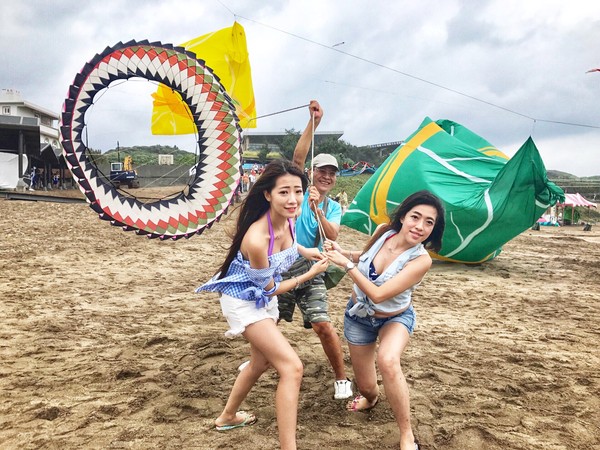 ▲ 2018新北市北海岸國際風箏節 五米大肉粽風箏天空飄香。(圖/記者郭世賢翻攝)