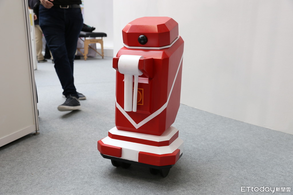 自動滅火機器人(圖/記者樓菀玲攝)