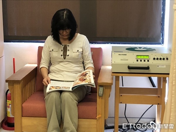 ▲坐太久提臀肌「忘記怎麼放鬆」 粉領族尿不出來急就醫。(圖/書田診所提供)