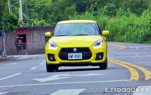 SUZUKI SWIFT Sport化身撩妹神器　進口鋼砲讓你個人質感大加分（圖／記者游鎧丞攝）