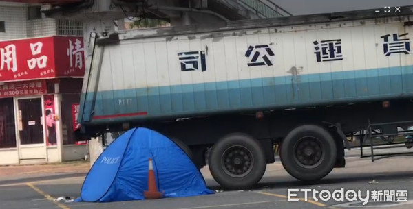 ▲雲林斗六市發生一起老翁被聯結車輾死車禍。（圖／記者唐詠絮翻攝，以下同）